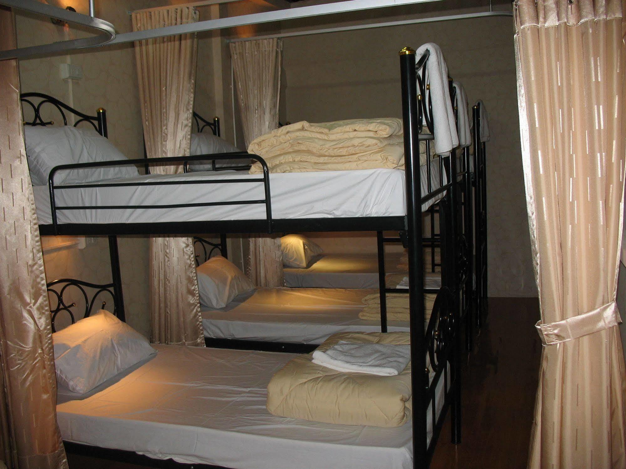 Gotum Hostel 1 Phuket Exterior photo